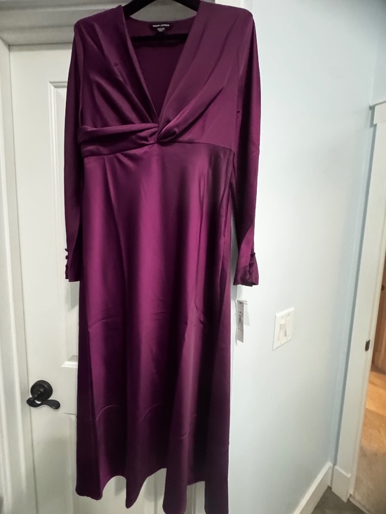Maggy London Dresses & Skirts - NWT Maggy London Purple Satin Long Sleeve Dress